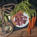 Liebesgut Hundenassfutter Pferd mit Bio-Zucchini und Bio-Karotte