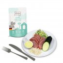 Mjamjam Hunde Nassfutter gute Pute an gekochtem Reis mit ged&auml;mpfter Zucchini